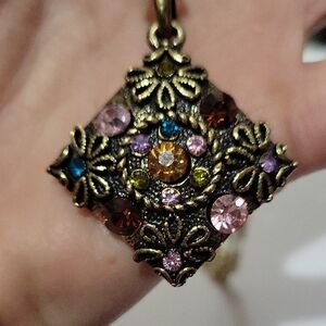 Vintage-Inspired Multicolor Pendant Necklace